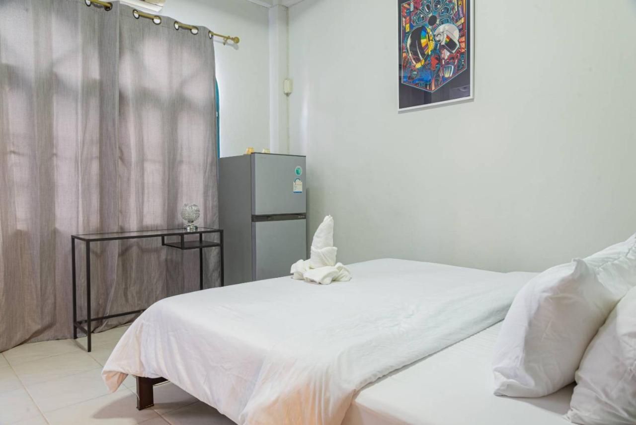 בנגקוק Asok Montri Hostel מראה חיצוני תמונה